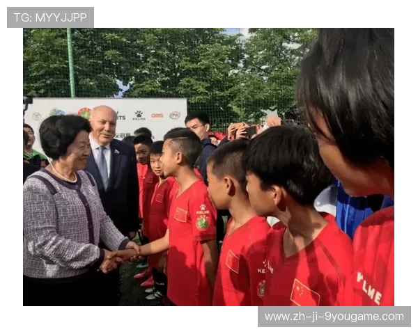 “青少年足球明星初露锋芒，业内期待新一代领军人物”，全国青少年足球最佳阵容