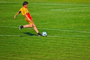 JiuyouAPP下载-中国足球联赛打造公益主题赛促进社会关注度，中国足球 公益