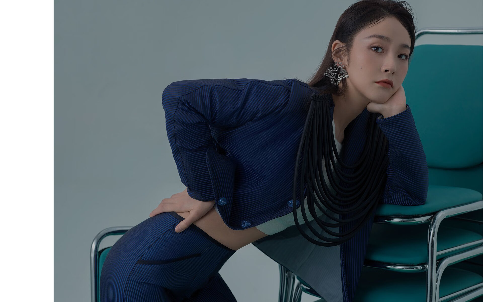 “快艇冲浪:东三叉湖赛场极速角逐,掀起水上运动的新浪潮”