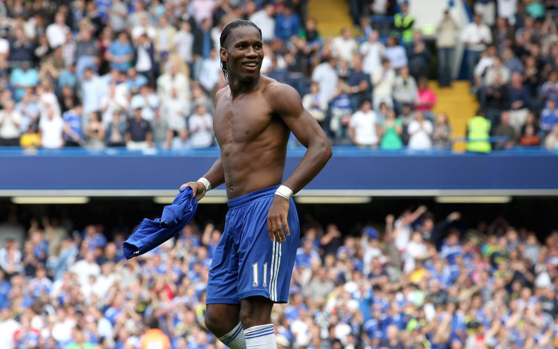 世界杯十六强：日本与英格兰踢满120分钟 点球大战日本门将扑出两球仍惜败